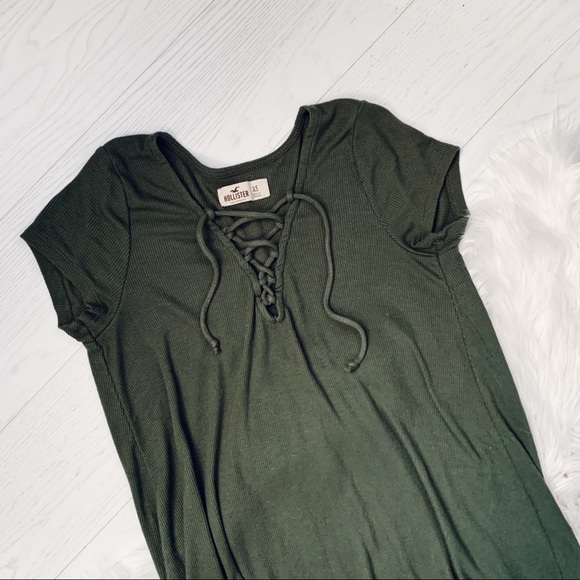 Hollister Tops - Short sleeve crisscross tee